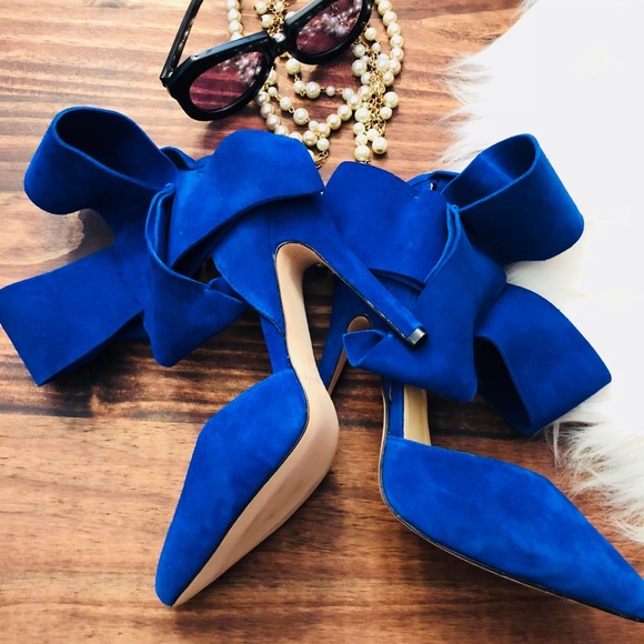 Aminah Abdul Jillil Blue Suede bow pump - Picture 3 of 3